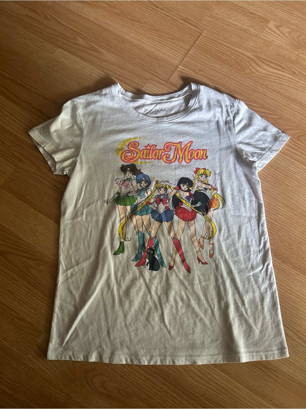 love tribe Sailor Moon Graphic T-Shirt Small